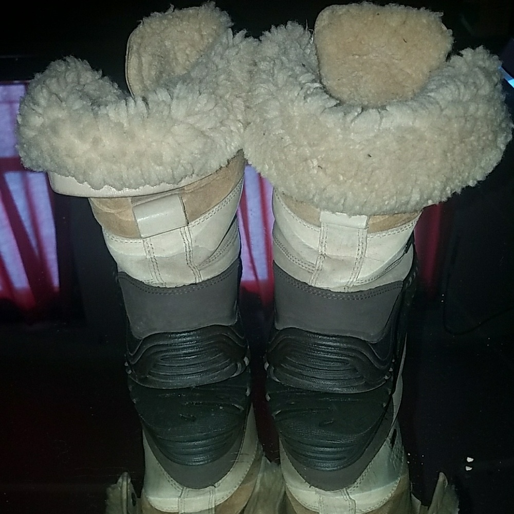 Boots - Picture 4 of 8